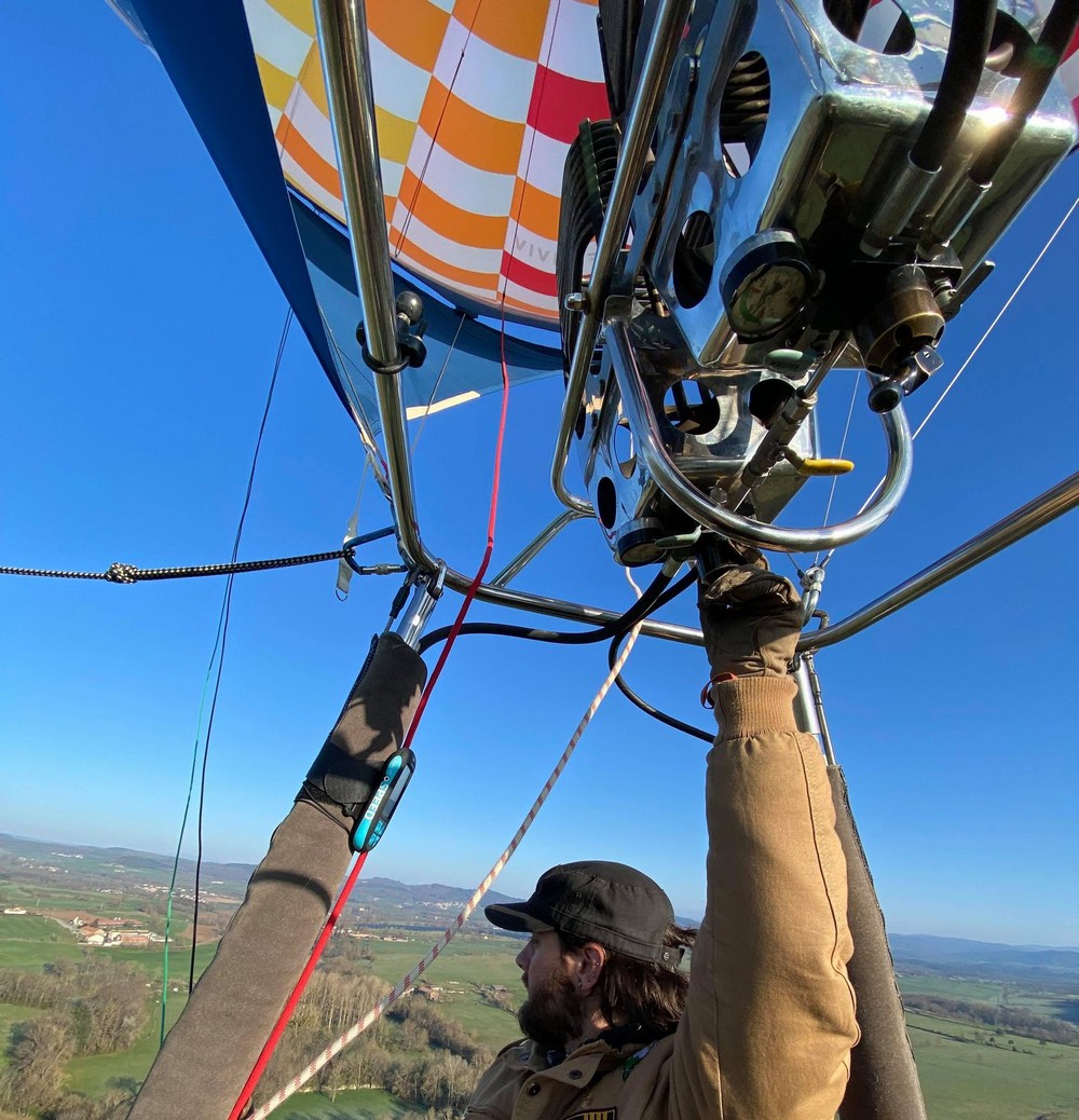 Elève pilote de montgolfière en formation